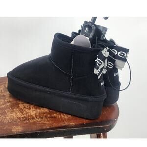 New NWT Girls BEBE Black Mini Ankle Fur Line Booties Size 11